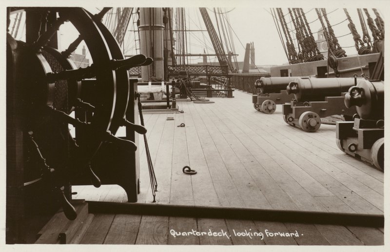 HMS Victory'nin çeyrek güvertesi, ileriye bakıyor (s/b fotoğraf) by (after) English photographer