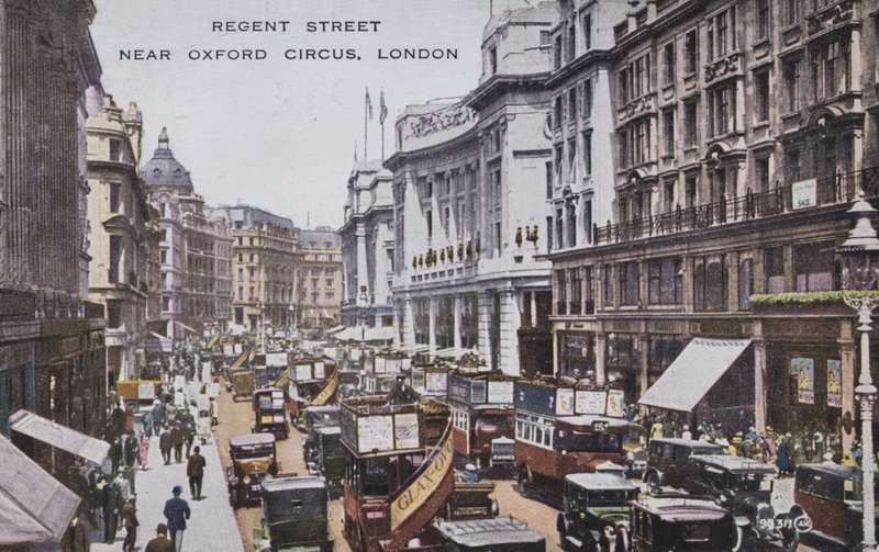 Regent Caddesi, Oxford Circus yakınında, Londra (renkli fotoğraf) by (after) English photographer