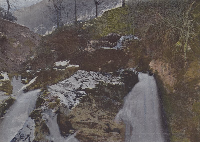 Cascade de Disco (renkli fotoğraf) by (after) French Photographer