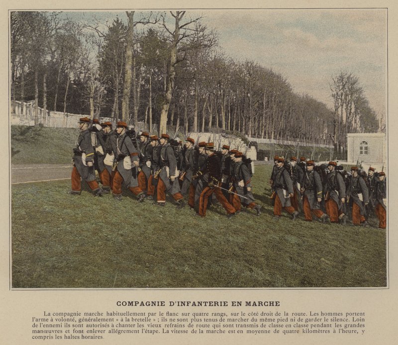 Yürüyen Piyade Bölüğü (renkli fotoğraf) by (after) French Photographer