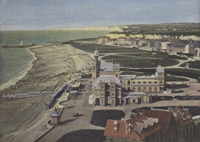 Dieppe, Kaleden görünüm (renkli fotoğraf) by (after) French Photographer