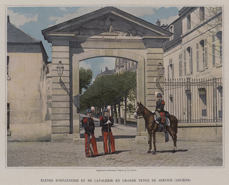 Tam Hizmet Kıyafetli Piyade ve Süvari Öğrencileri, Eski (renkli fotoğraf) by (after) French Photographer
