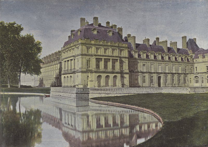Fontainebleau, Cour de la Fontaine (renkli fotoğraf) by (after) French Photographer