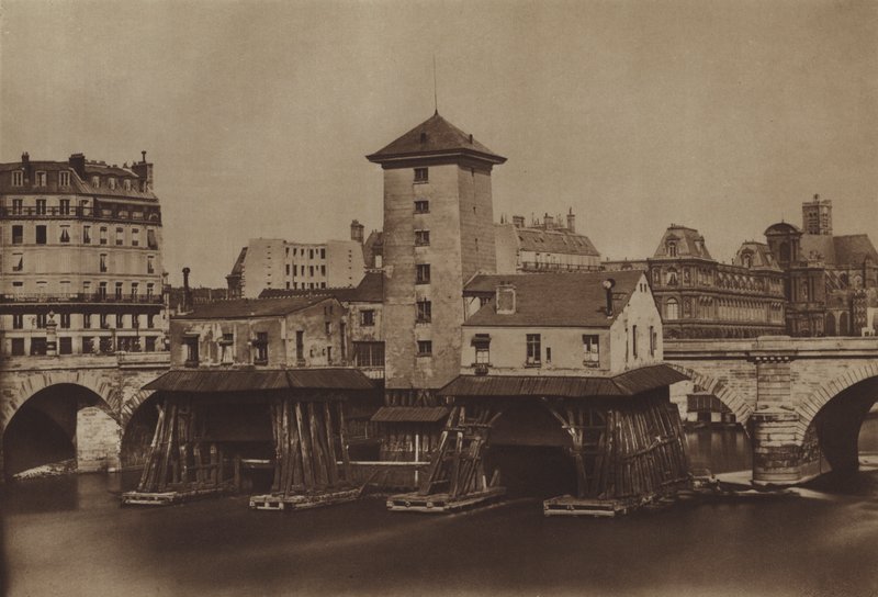Notre-Dame Pompası (s/b fotoğraf) by (after) French Photographer