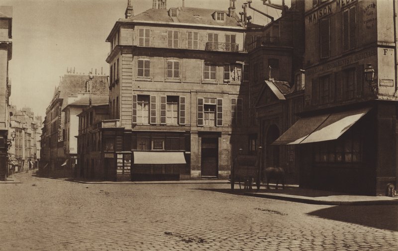 Saint-Germain-des-Pres ve rue Bonaparte
