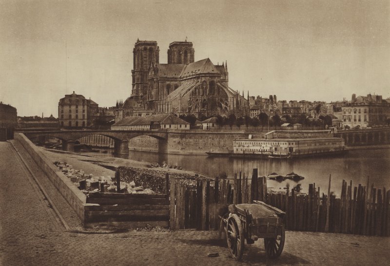 Notre-Dame apsisi (s/b fotoğraf) by (after) French Photographer