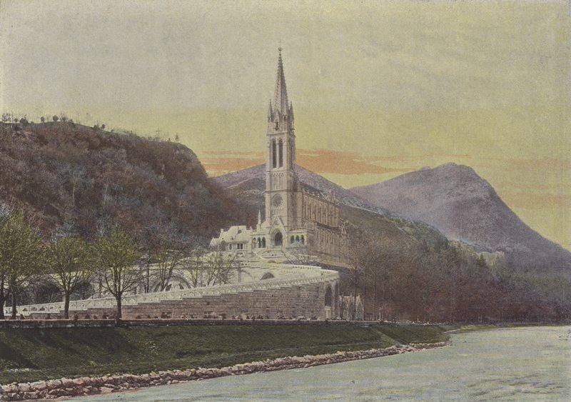 Lourdes, Bazilika (renkli fotoğraf) by (after) French Photographer