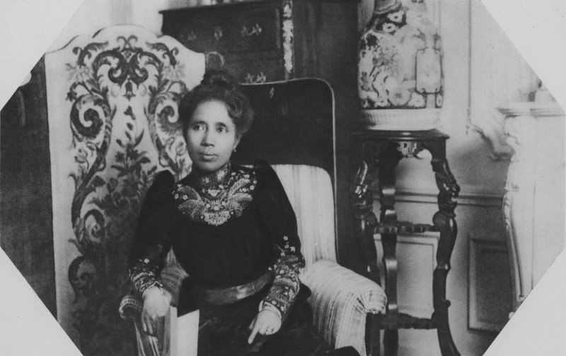 Kraliçe Ranavalona (s/b fotoğraf) by (after) French Photographer