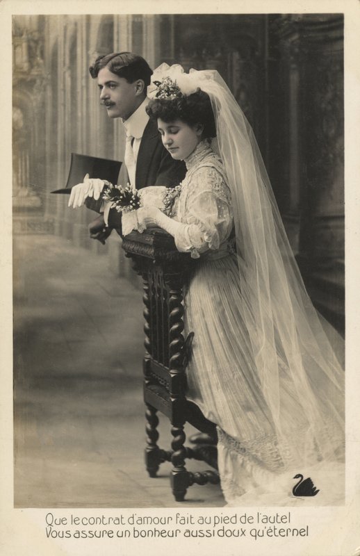 Gelin ve damat diz çökmüş by French Photographer