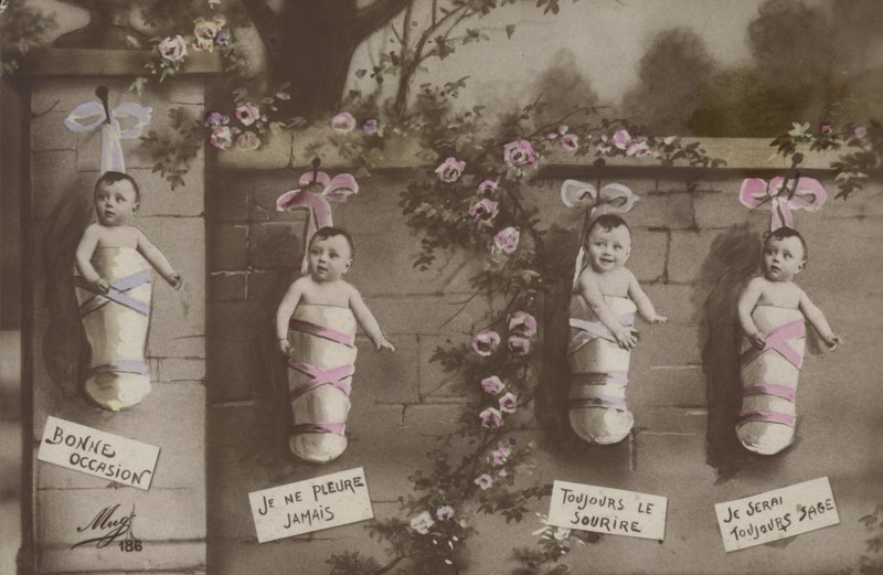 Dökülen bebekler by French Photographer