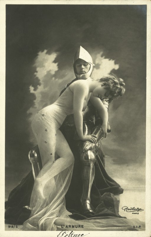 Şövalye ve küçük hanım by French Photographer