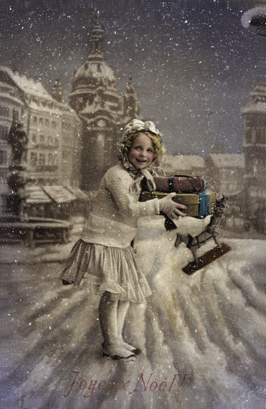 Karda Küçük Kız by French Photographer