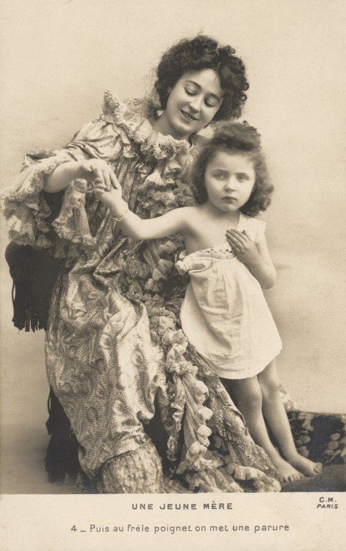 Anne ve kızı by French Photographer