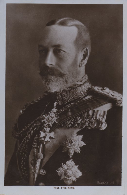 HM The King (s/b fotoğraf) by Alexander Bassano