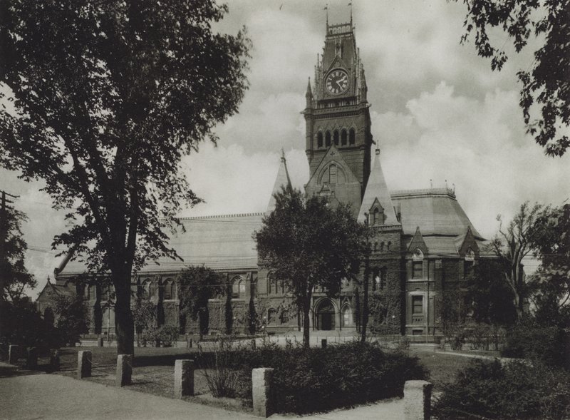 Harvard Üniversitesi: Memorial Hall (s/b fotoğraf) by American Photographer (after)