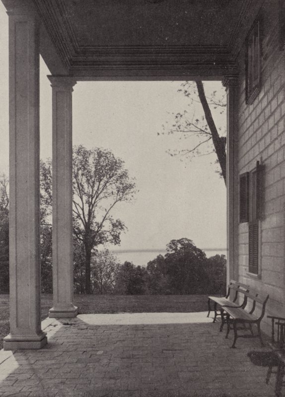 Vernon Dağı: Doğu Portico (s/b fotoğraf) by American Photographer (after)