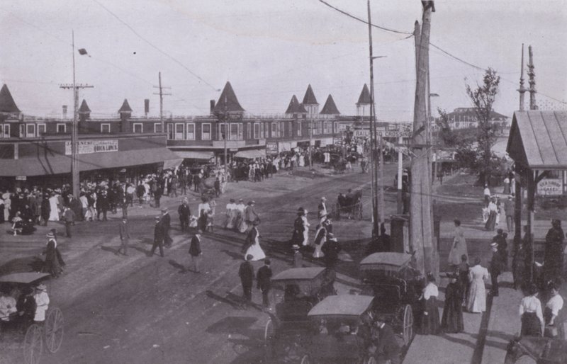 Old Orchard Beach, Maine: Deponun yanındaki sahne (s/b fotoğraf) by American Photographer (after)