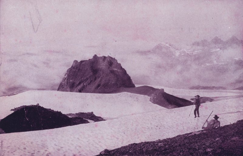 Washington, Tacoma Dağı zirvesinde (s/b fotoğraf) by American Photographer (after)