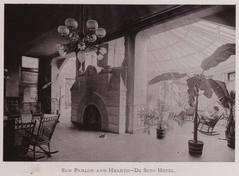 Güneş Salonu ve Ocak, De Soto Otel (s/b fotoğraf) by American Photographer (after)