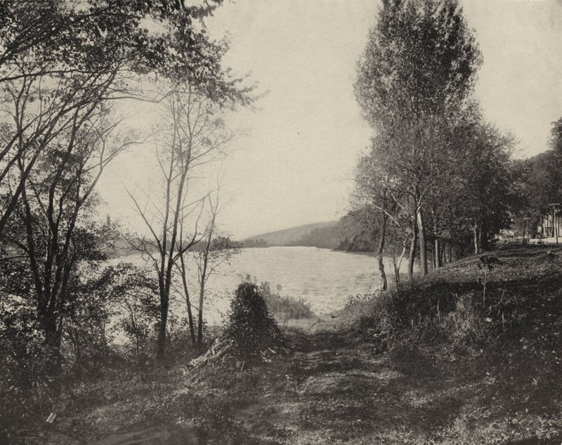 Fowler ve Kara Kuş by American Photographer (after)