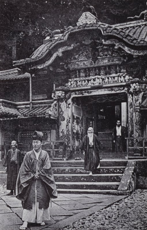 Nikko Tapınağı (s/b fotoğraf) by American Photographer (after)
