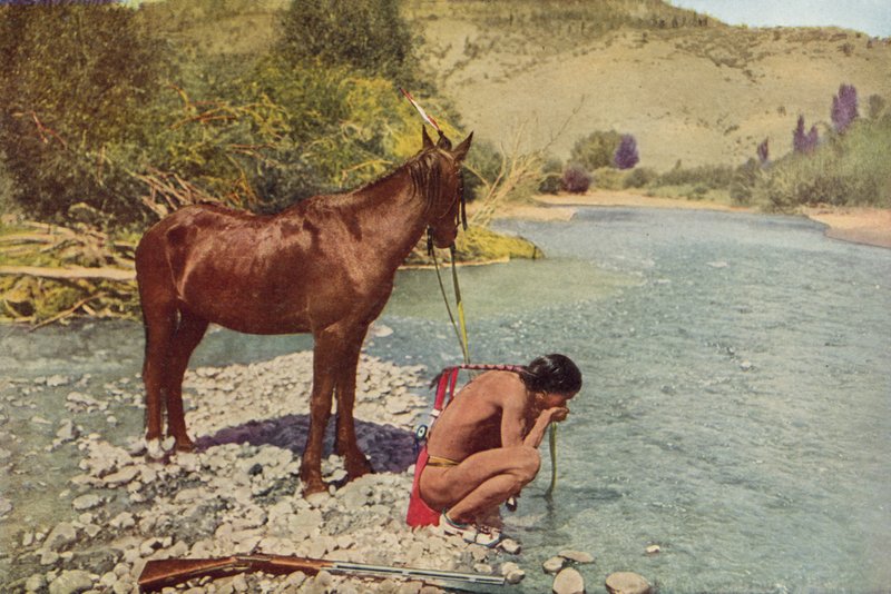 Apaçi Savaşçısı, Rio Navaho, Arizona (renkli fotoğraf) by American Photographer