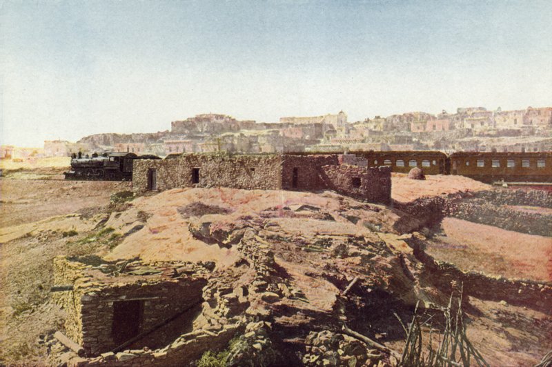 Pueblo of Laguna, New Mexico (renkli fotoğraf) by American Photographer