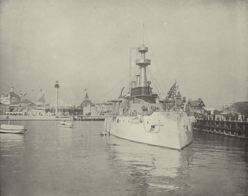 Can Kurtaran İstasyon ve Zırhlılardan Görünüm by American Photographer