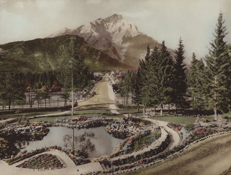 Cascade Dağı ve Yansıma Havuzu, Banff (renkli fotoğraf) by Byron Hill Harmon