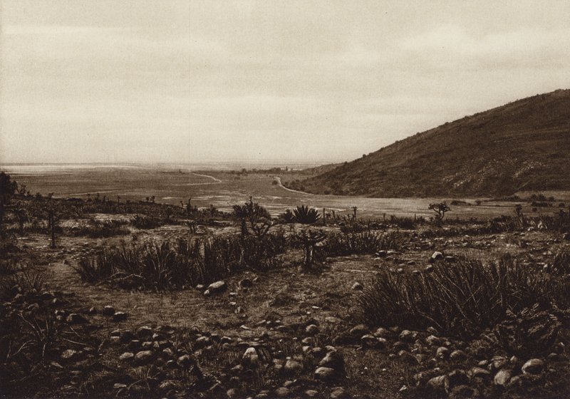 Meksika: San Isabel Tola ve Guadalupe arasındaki Tetzcoco Gölü yakınlarında (s/b fotoğraf) by Cecile Seler Sachs