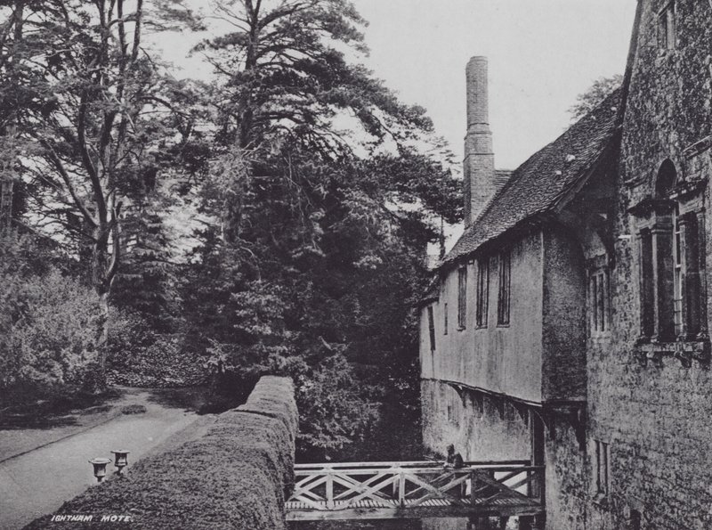Ightham Mote (s/b fotoğraf) by Charles Essenhigh Corke