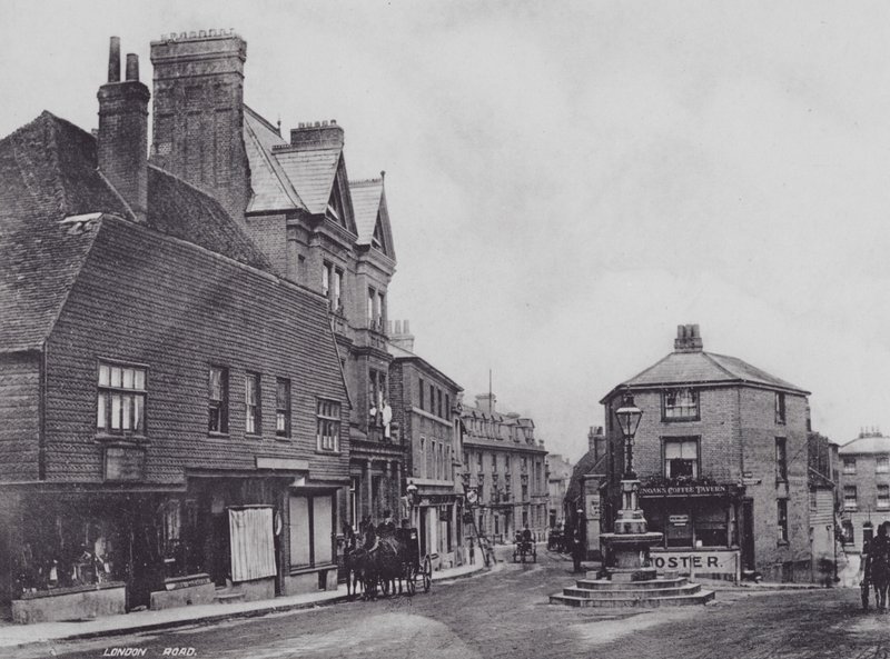 Sevenoaks: Londra Yolu (s/b fotoğraf) by Charles Essenhigh Corke