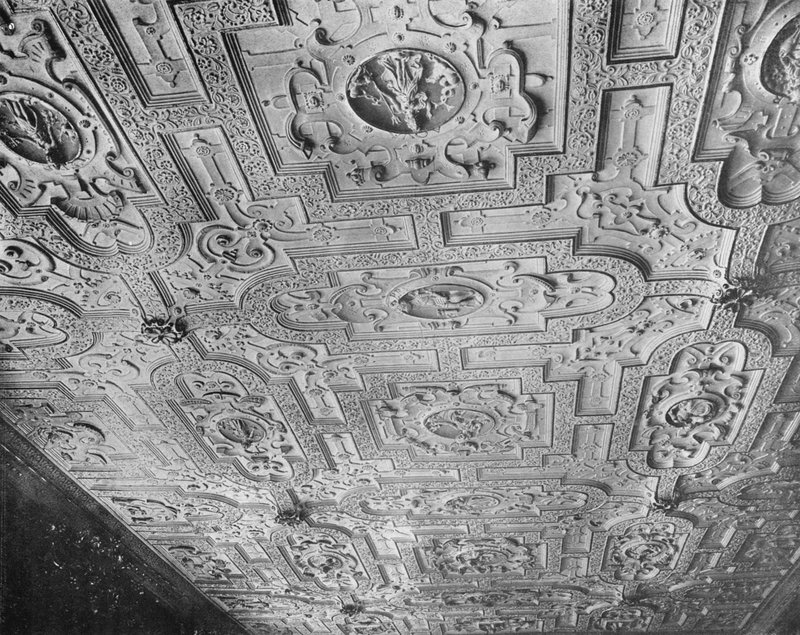 Boston House: The Drawing-Room Tavan, Tarih 1623 (s/b fotoğraf) by Charles Latham