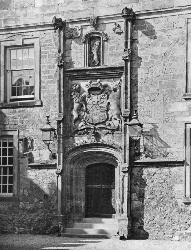 Dörtgendeki Kapı by Charles Latham