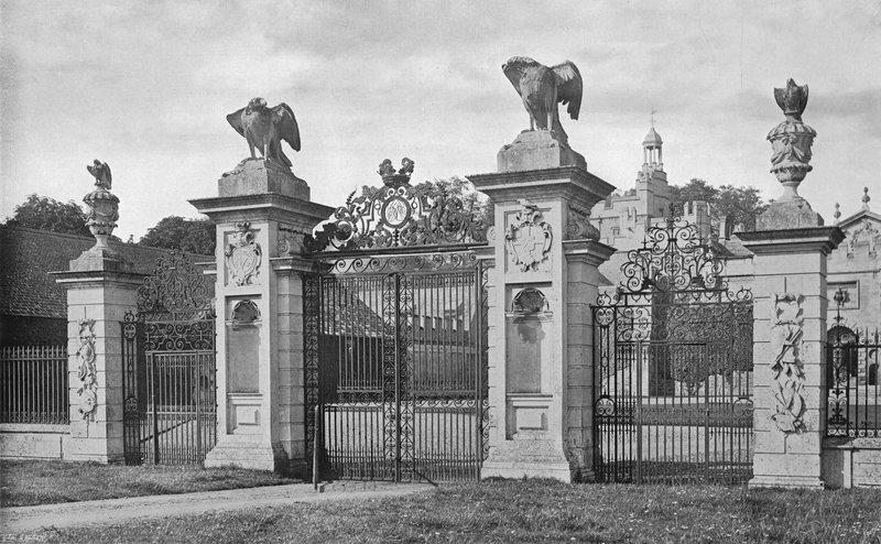 Drayton: The Forecourt Gates (s/b fotoğraf) by Charles Latham