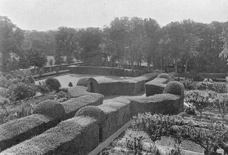 Levens Salonu: Bowling Green by Charles Latham