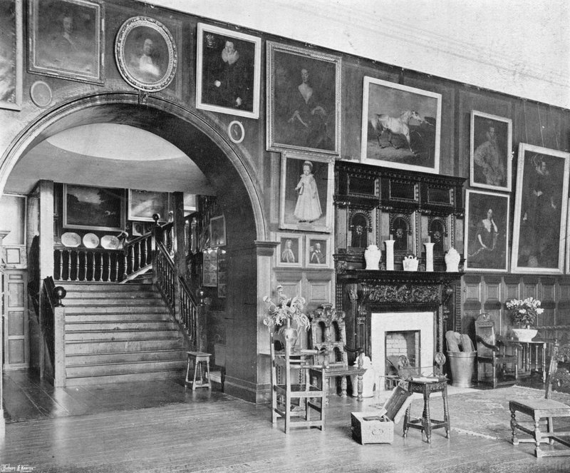 Norton Conyers: Salon ve Merdiven (s/b fotoğraf) by Charles Latham