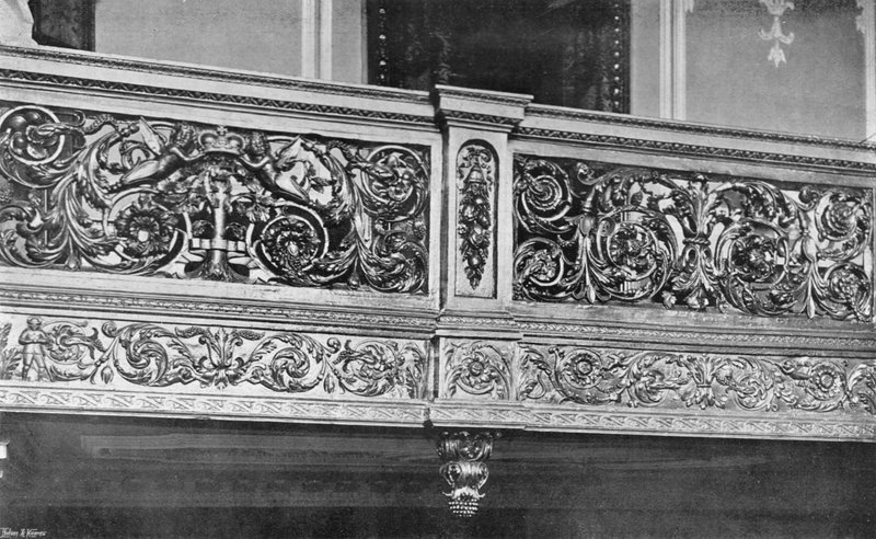 Merdivenin Oymalı Galerisi by Charles Latham
