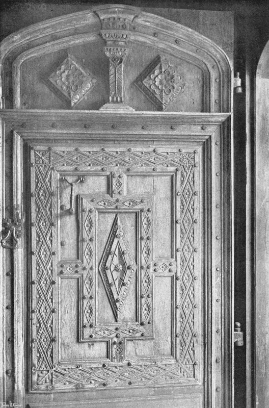 Oyma Meşe Kapı by Charles Latham