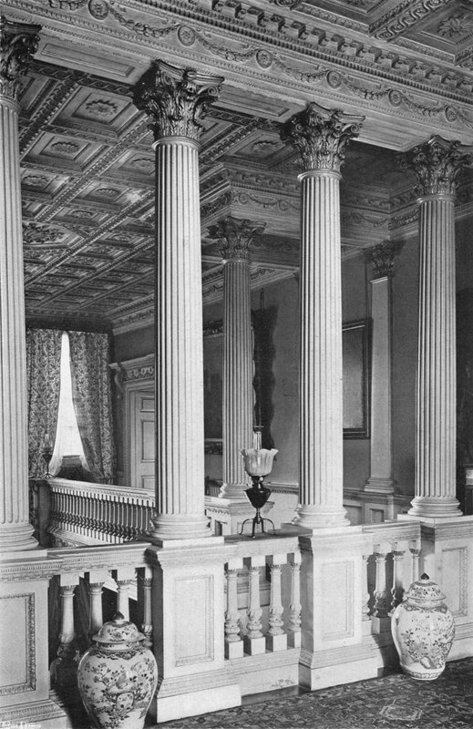 Giriş Salonu Galerisi by Charles Latham
