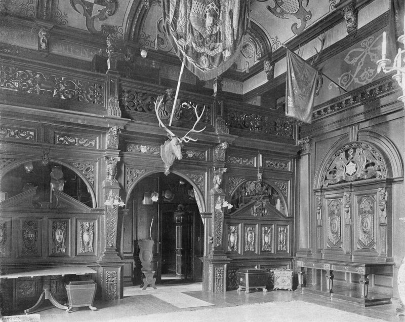Salon Ekranı by Charles Latham