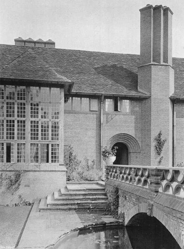 Salon Penceresi, Büyük Oriel ve Dairesel Havuz by Charles Latham