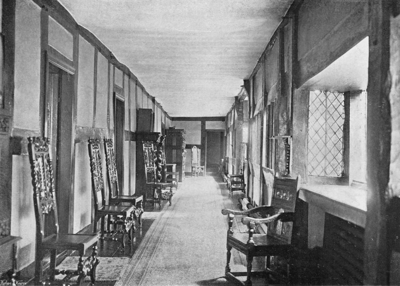 Kuzey-Doğu Galerisi by Charles Latham