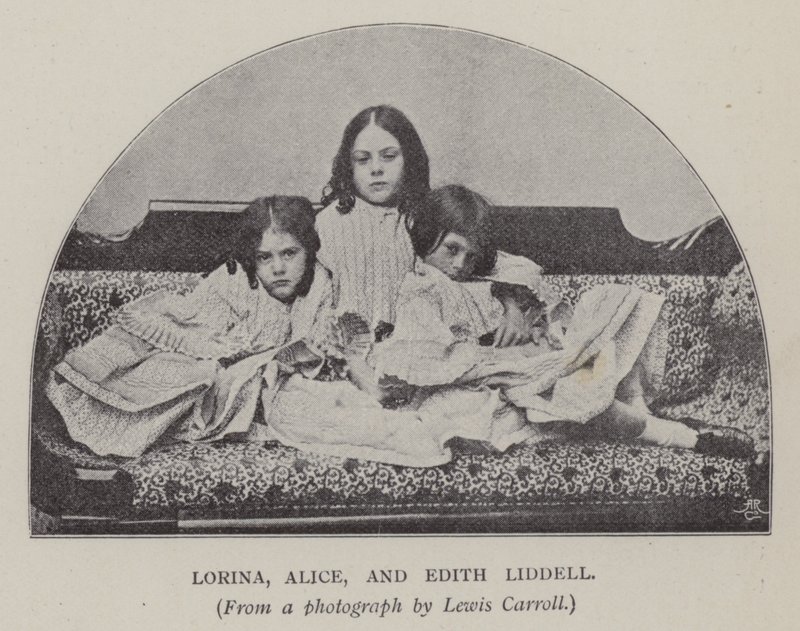 Lorina, Alice ve Edith Liddell (s/b fotoğraf) by Charles Lutwidge Dodgson