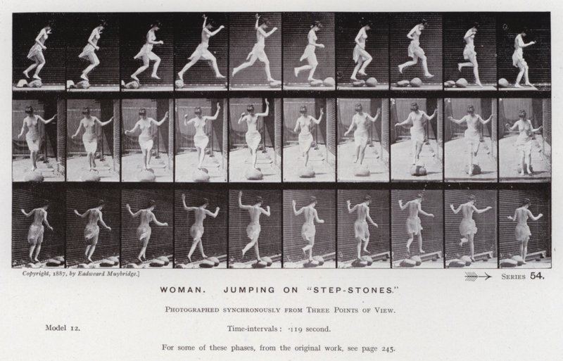 Hareket Halindeki İnsan Figürü: Basamakların üzerinde zıplayan kadın (s/b fotoğraf) by Eadweard Muybridge