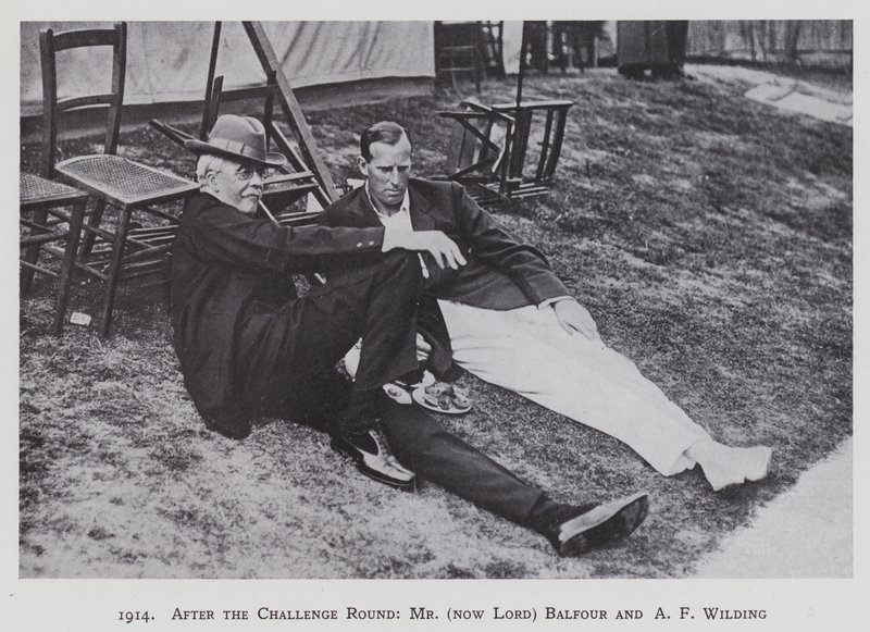 1914, Mücadele Turundan Sonra, Bay (şimdi Lord) Balfour ve A F Wilding (b/w fotoğraf) by English Photographer