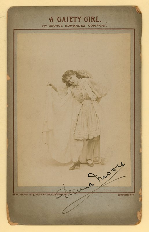 Neşeli Kız - Decima Moore by English Photographer