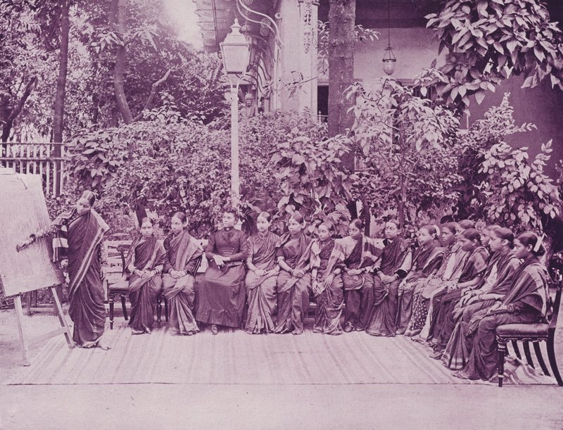 Bir Hindu Kız Okulu by English Photographer