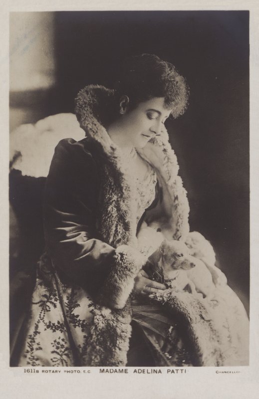 Adelina Patti, İtalyan soprano koloratur by English Photographer