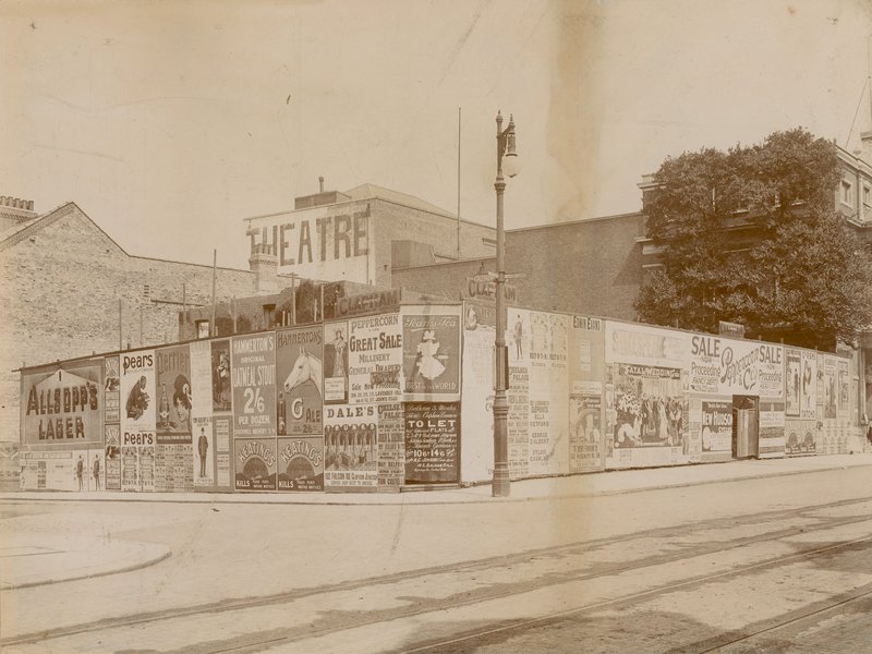 Latchmere Road ve Lavender Hill, Wandsworth, Londra